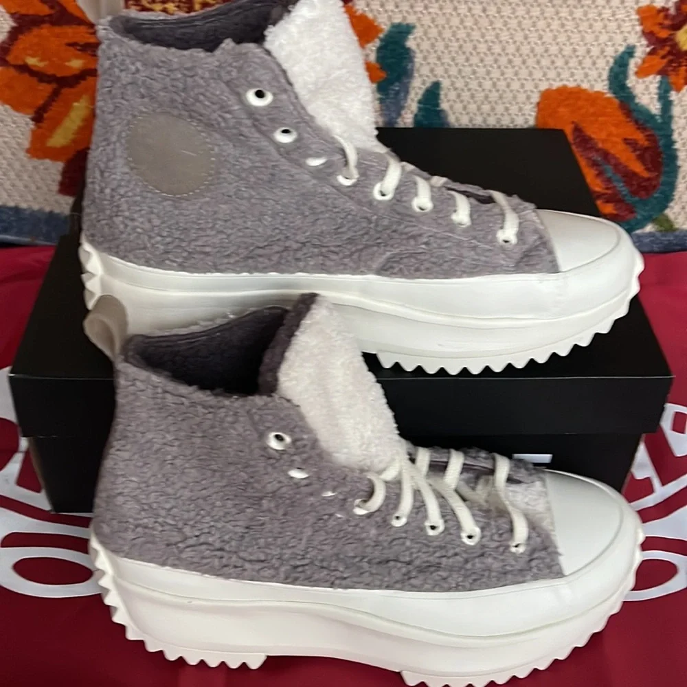 Converse 172202C
RUN STAR HIKE HI
VAPOR MAUVENECHETNIOLET ORE
Men’s platforms - Picture 2 of 16